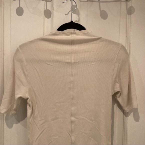 Lululemon Keyhole Shirt - Picture 6 of 7